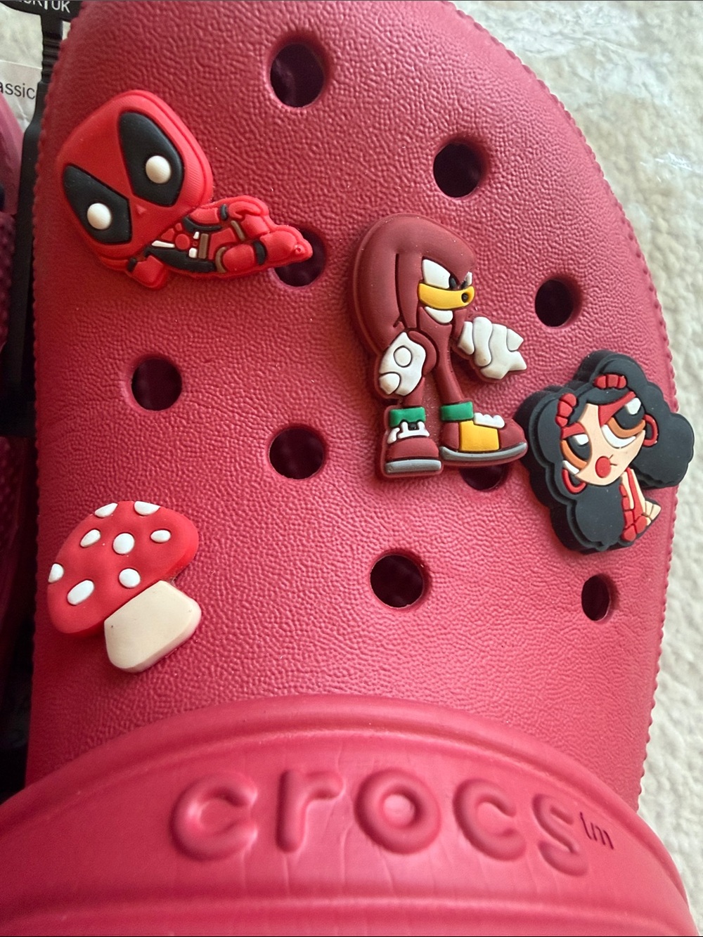 Red crocs - Picture 4 of 6